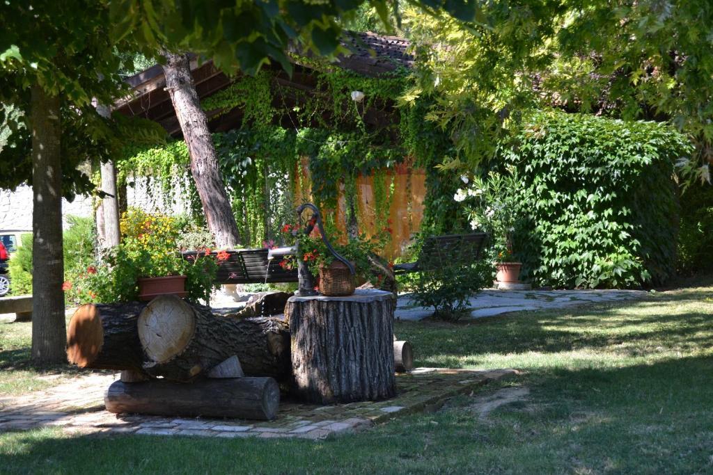 Trattoria Vecchio Mulino Acomodação com café da manhã Niella Tanaro Exterior foto